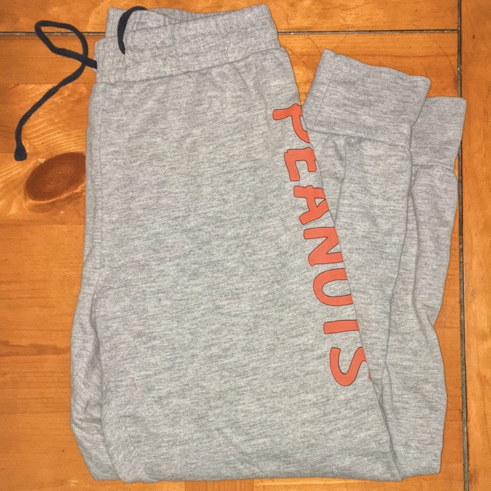 peanuts gray sweat pants